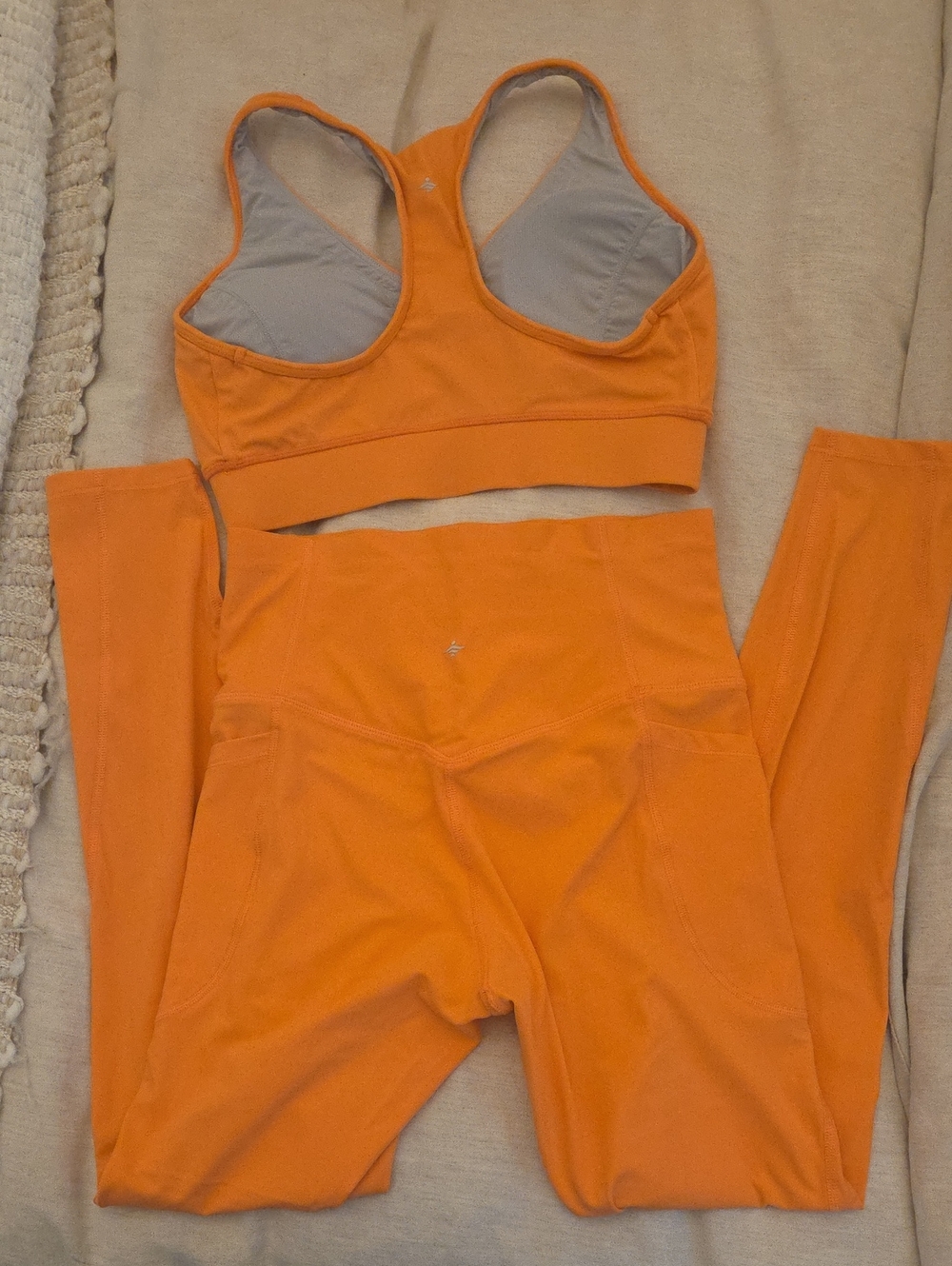 Halara Studio Set Size S - Picture 2 of 2